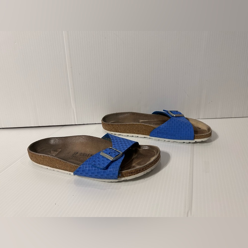 Birkenstock slide on sandal women size 39 EU / 8-8.5 US